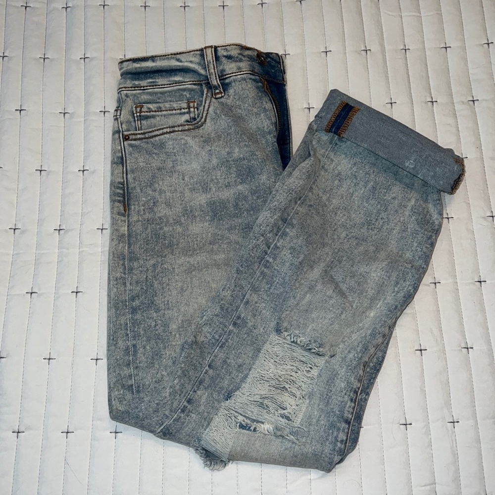 AE Distressed Mom Jean